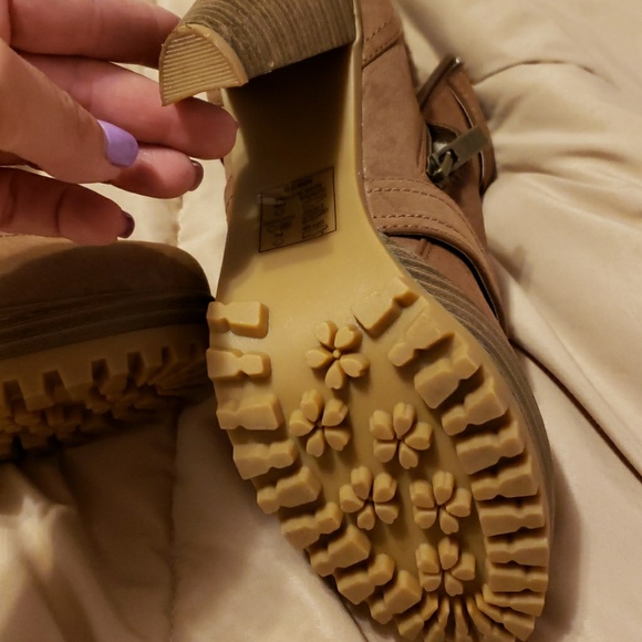 Boots - Picture 2 of 3